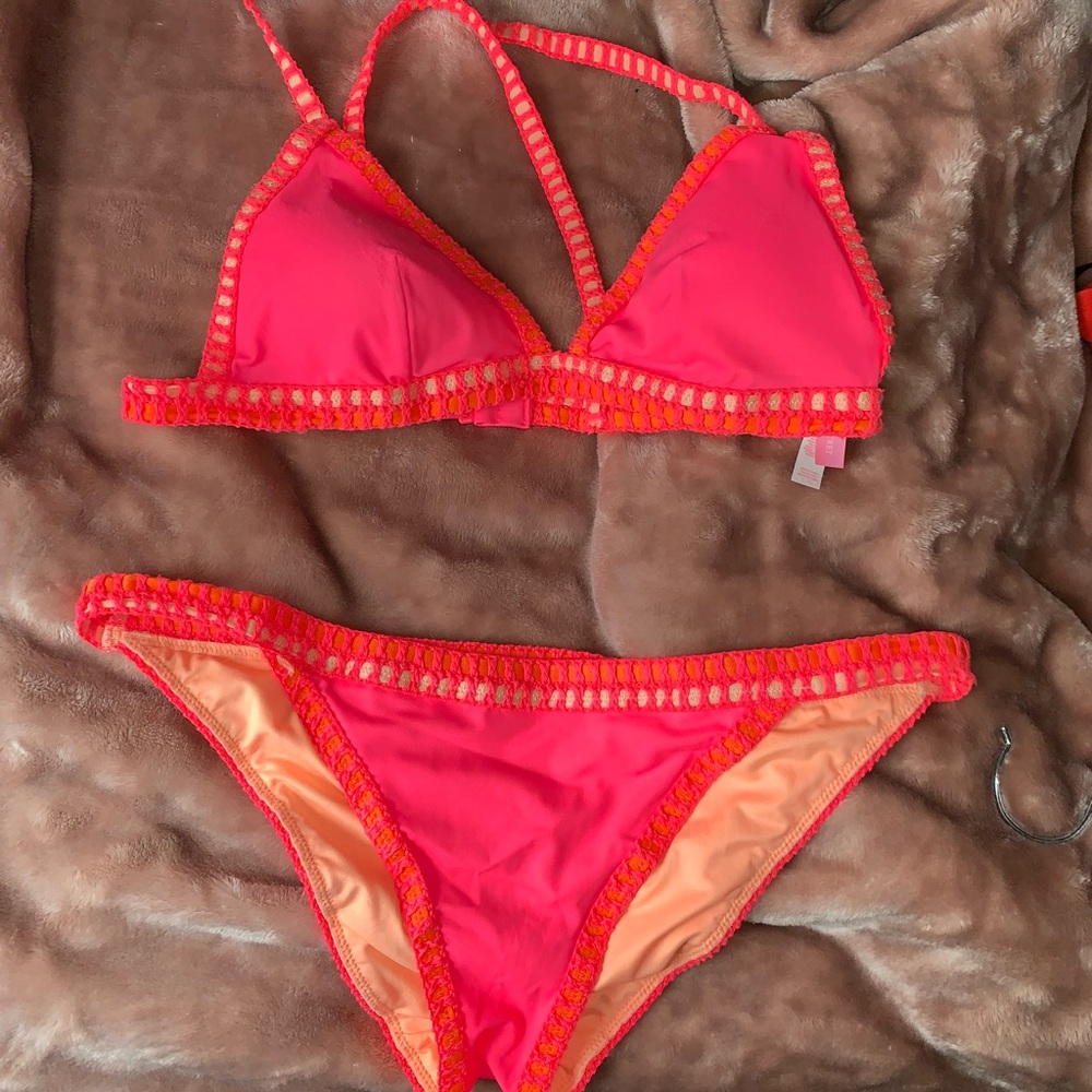 Pink Victoria’s Secret bikini